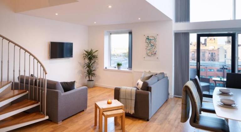 CITY CENTRE APARTMENT with Free Secure Underground Parking — photo 3