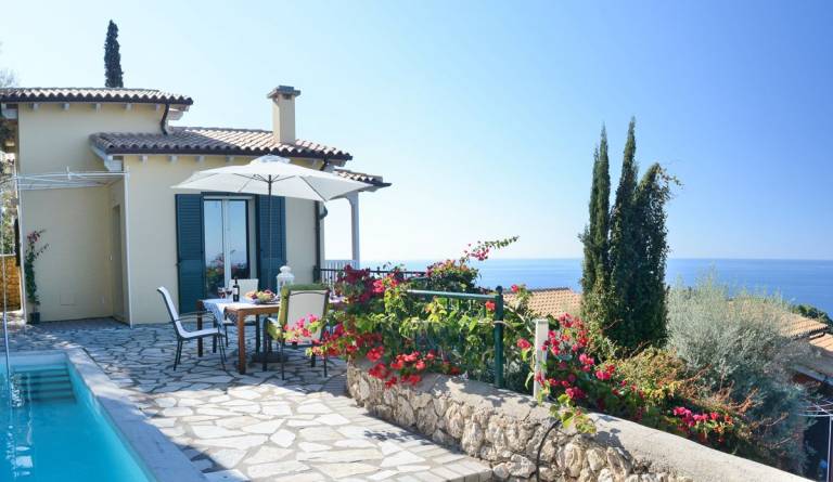 Villa with barbecue, garden & terrace — photo 2