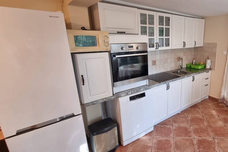 Fully equipped charming studio with terrace | Pets are welcome — photo 3