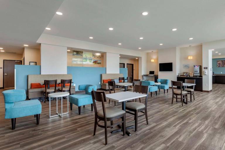 Sleep Inn & Suites Milwaukee/Franklin — photo 4