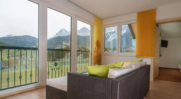 Rental apartment with 3 rooms for 8 persons — photo 2