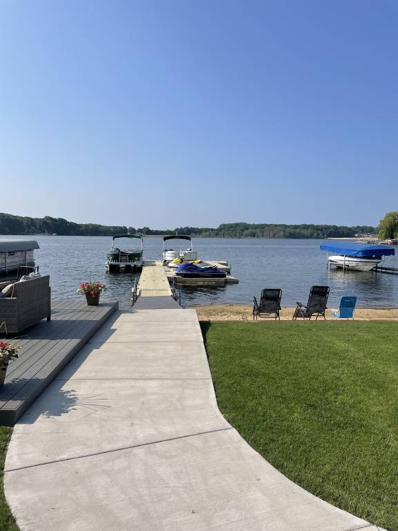 House  Norton Shores