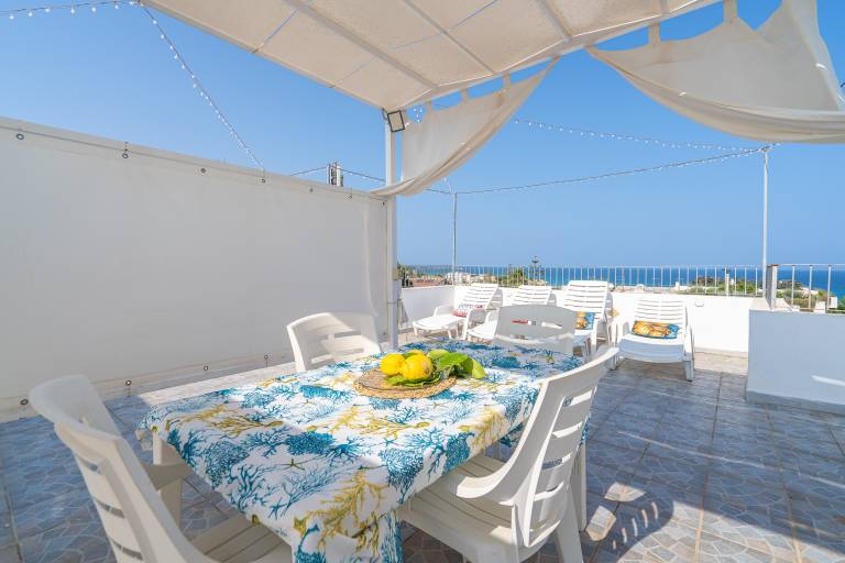 Apartment 'Donna Di Denari' with Sea View, Wi-Fi and Air Conditioning — photo 2