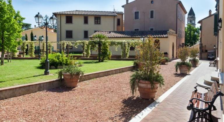Holiday apartment with garden — photo 4