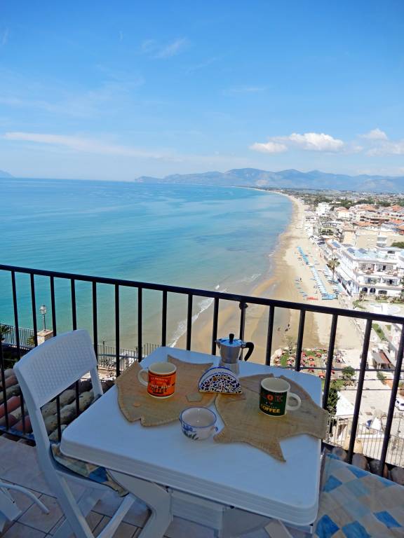 Holiday apartment with 2 rooms for 5 persons — photo 2