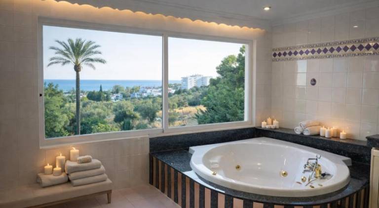 Luxurious Villa 6 Min from Beach with Sea Views — photo 5