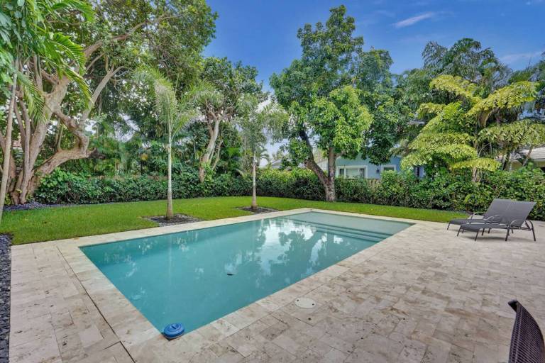 Child-friendly nice house with private pool & yard | Pet-friendly — photo 2