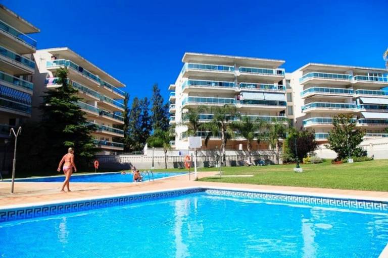 Rental apartment with patio & pool in Cambrils