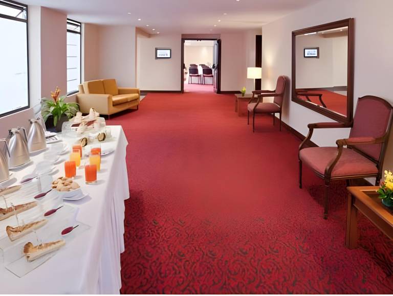 Hotel Windsor House Inn By GEH Suites — photo 4