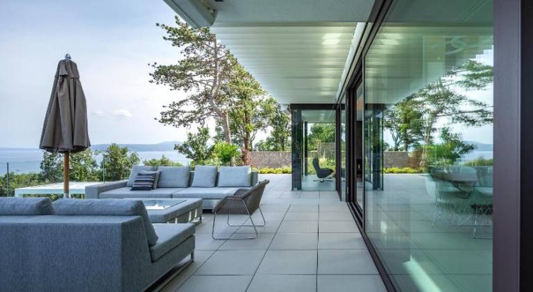 Villa with pool & jacuzzi — photo 4