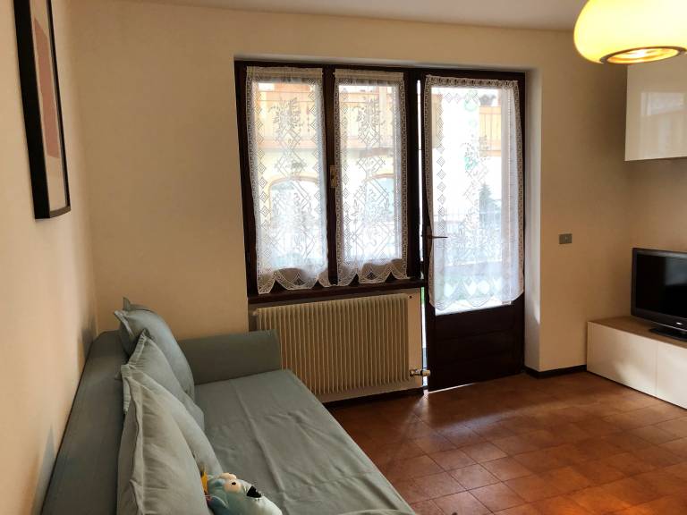 Rental apartment with yard — photo 3