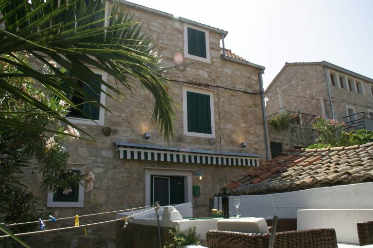 Apartma Vis