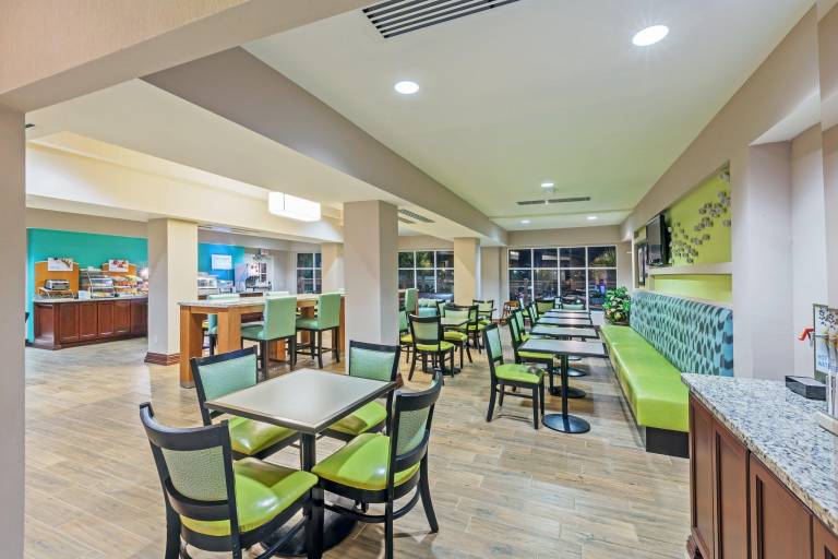 Holiday Inn Express & Suites Eagle Pass by IHG — photo 4