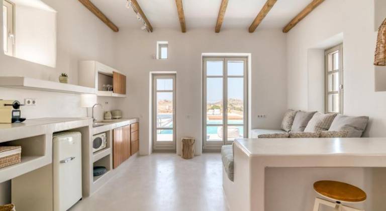 Lil Paros Luxury suites — photo 2