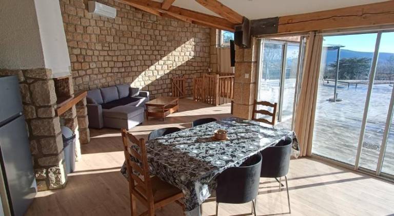 Vacation home with terrace, pool & garden — photo 2
