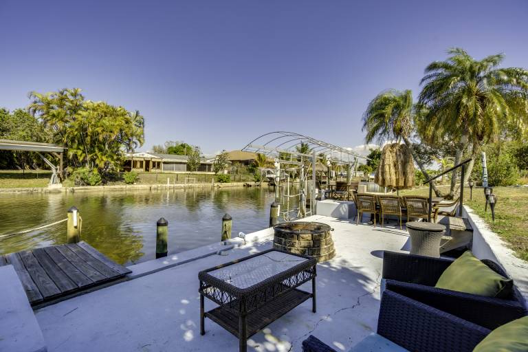 Heated Pool & Boat Dock! Port Charlotte Getaway — photo 3