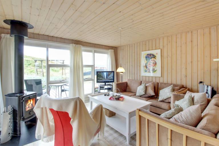 Vacation home with terrace — photo 2