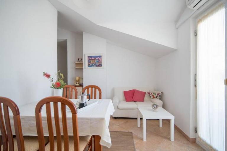 Two bedroom apartment with terrace and sea view Supetar, Brač (A-16774-b) — photo 2