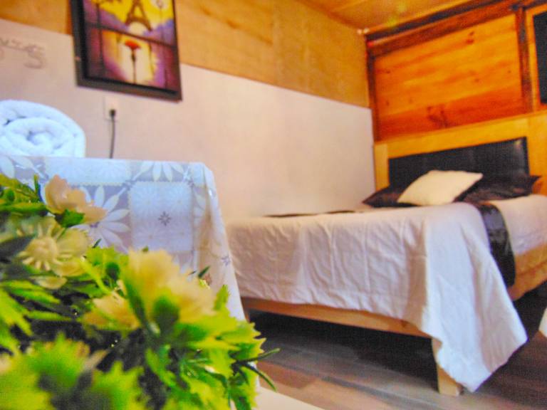 Nice Quadruple Cabin Equipped And Very Central — photo 3