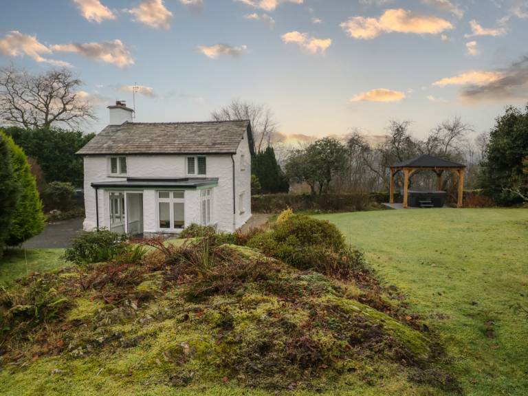 Cottage with garden & jacuzzi — photo 2