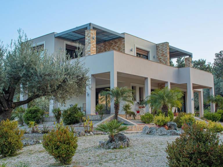Vacation home with BBQ — photo 2