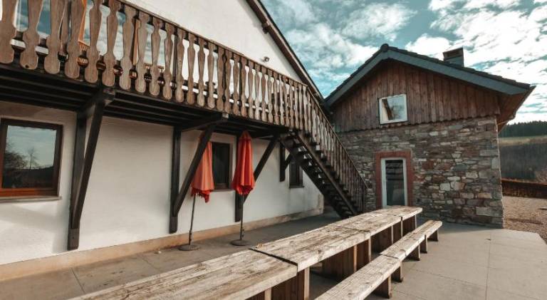 Chalet with hot tub — photo 5