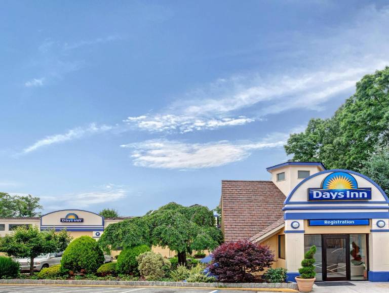 Days Inn by Wyndham Nanuet / Spring Valley — photo 2