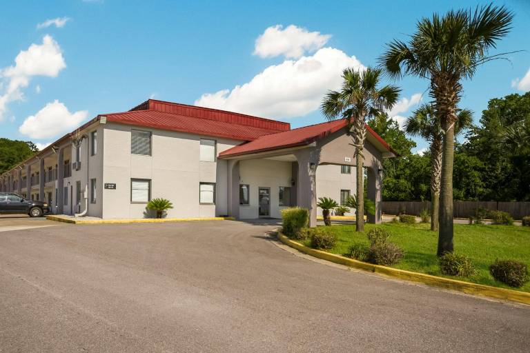 Red Roof Inn Crestview — photo 4