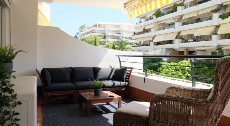 Luxury modern apartment with terrace, pool and garage! — photo 5