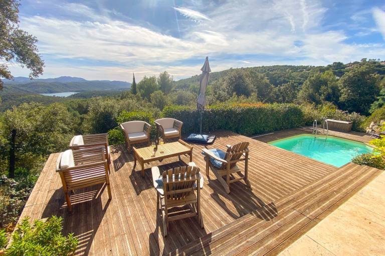 Luxury Villa, 8 Guests - Lake View & Private Pool — photo 4