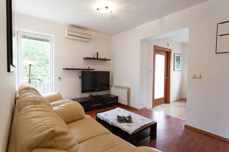 Holiday apartment with barbeque & terrace — photo 4