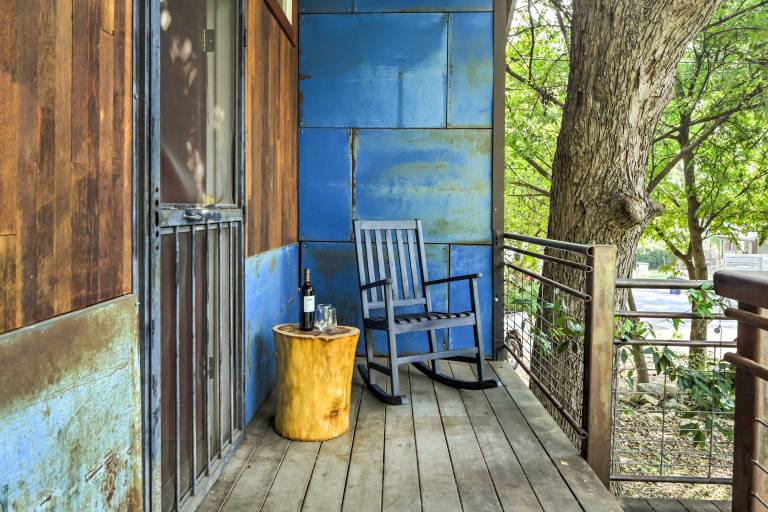 2 Mi to Dtwn: Pet-Friendly Austin Studio w/ Yard — photo 2