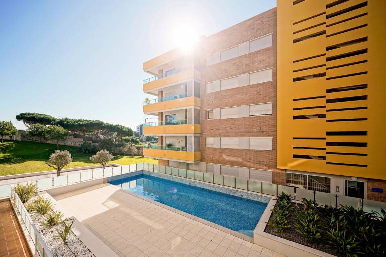 Apartment with pool — photo 3