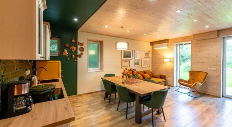 Pleasant rental apartment with yard, patio & hot tub | Pets are welcome — photo 2