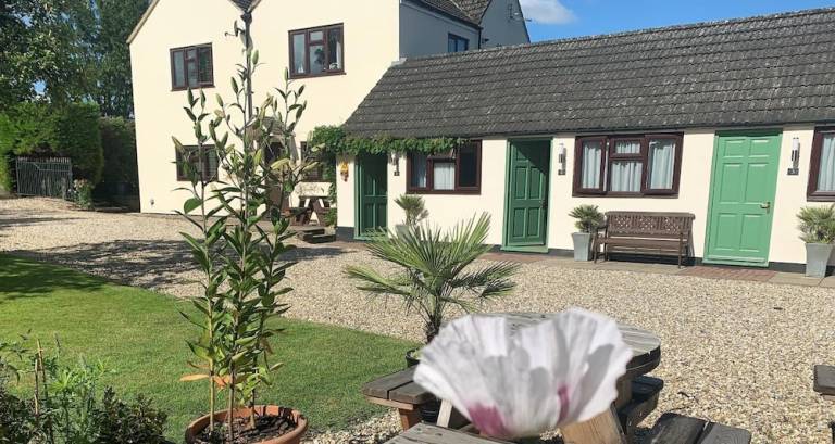 Bed and breakfast  Staverton