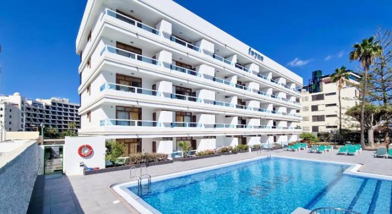 Serviced apartment with pool & terrace in San Bartolomé de Tirajana