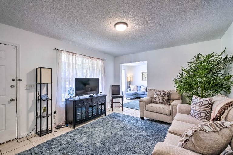 Sunny Abode, 10 Mi to University of Florida! — photo 2