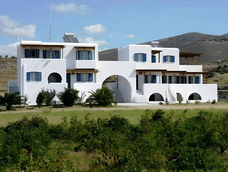 Joanna Apartments in Naxos
