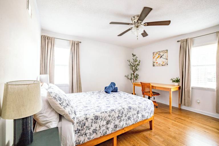 House  Colonial Acres