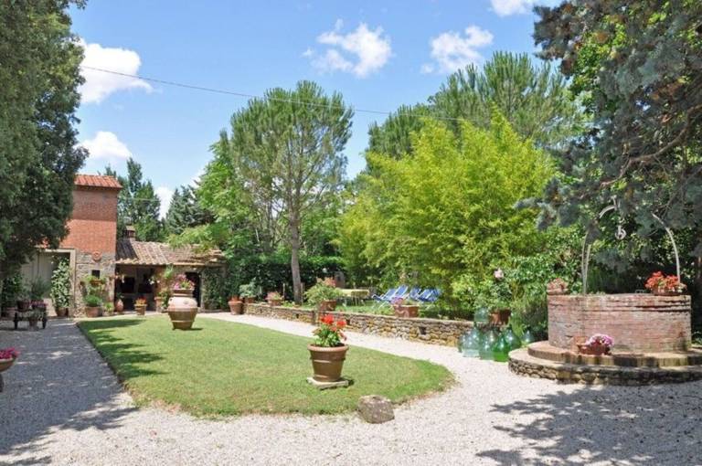 Villa with private pool, terrace & yard — photo 2