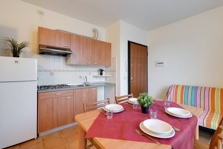 Family-friendly rental apartment with yard | Mountain view | Beach nearby | Pets are welcome — photo 3