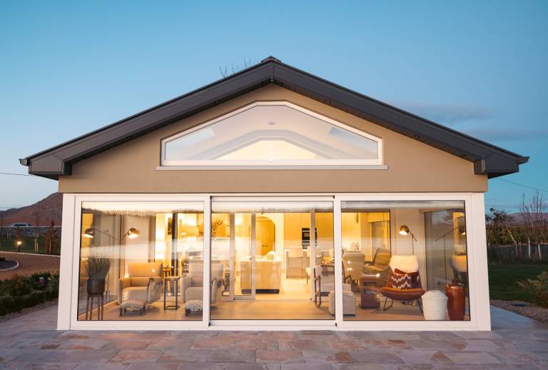 Cottage with yard & barbecue | Mountain view in Galway