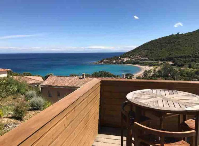 Villa with barbeque, terrace & yard | Sea view — photo 3