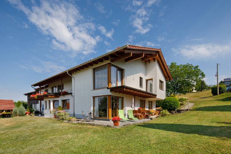 Ferienwohnung Kiesel mit Privatterrasse und Wi Fi