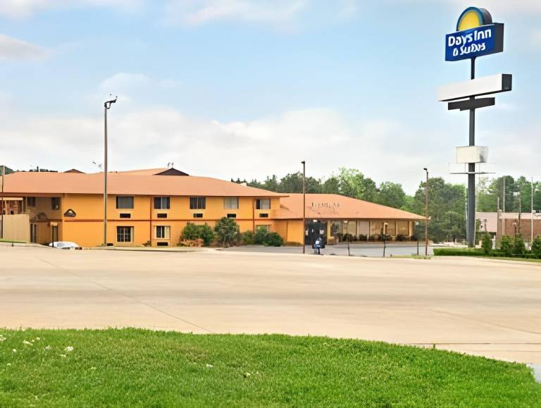 Executive Inn & Suites