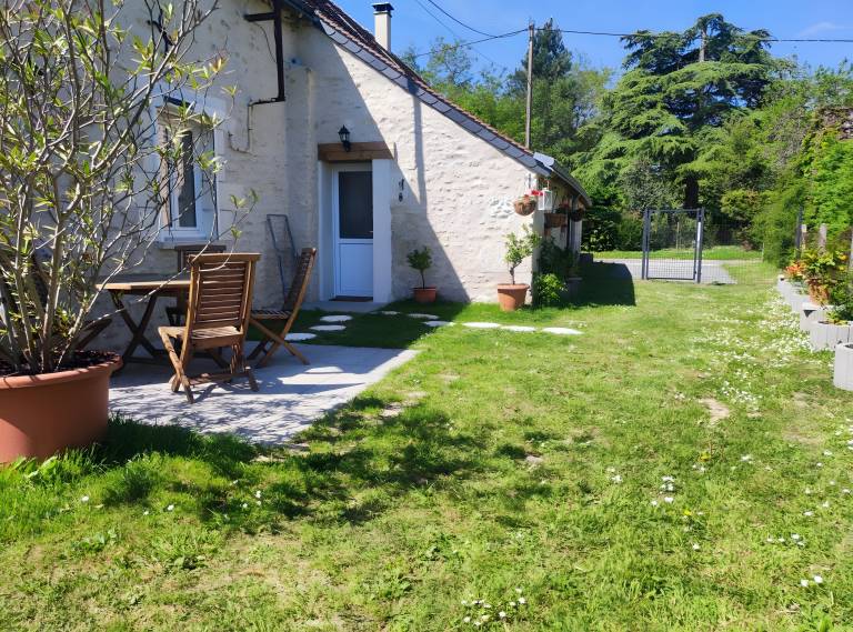 House with yard, terrace & BBQ | Garden view — photo 2
