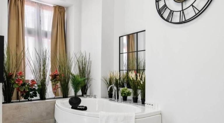 Lovely apartment with jacuzzi | Near Stavropoleos Monastery | Dogs allowed — photo 3