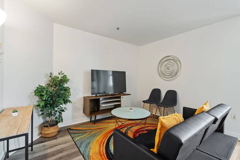 CozySuites 1BR with Direct Skybridge Access 4