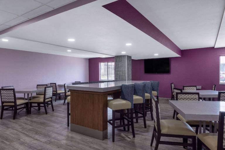 La Quinta Inn by Wyndham Kansas City Lenexa — photo 5