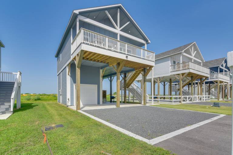 Pool Access, Deck + Patio: Bolivar Peninsula Gem — photo 3